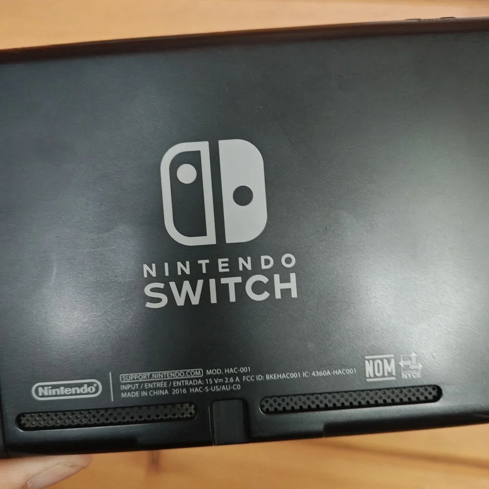 Nintendo Switch System - HAC-001 - Bundle 3 Games 4 Controllers Dock & Charger